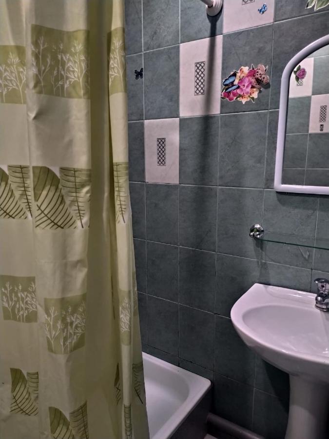 Квартира В Гаграх Apartamento Exterior foto