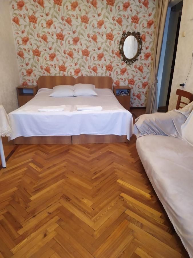 Квартира В Гаграх Apartamento Exterior foto